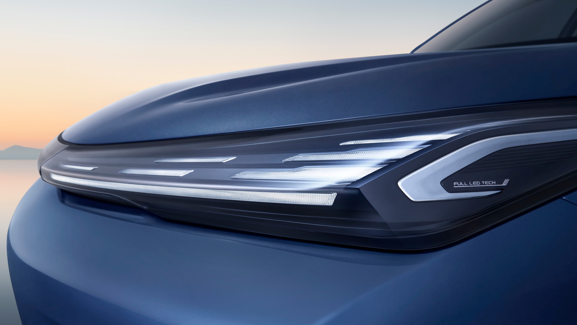 Geely EX5 EM-i - LED headlights